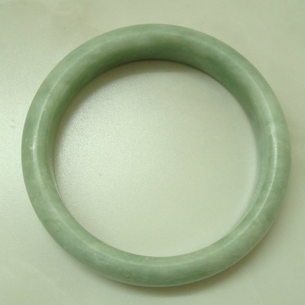 JADE BANGLE - Picture 6 of 6
